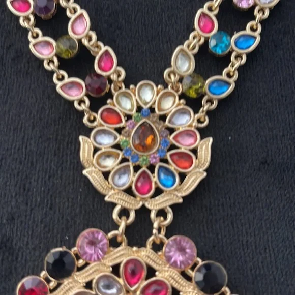 Large Gold Pendant Necklace - Picture 8 of 12